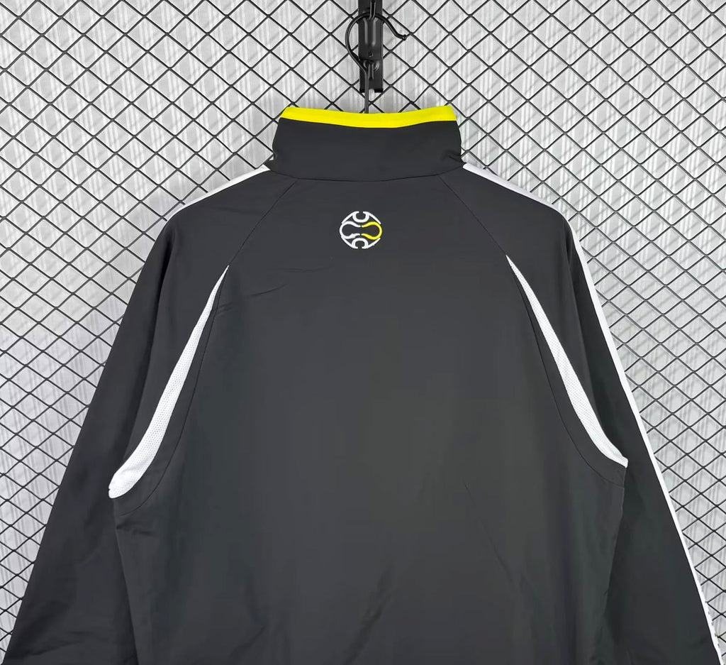 Real Madrid 2006/07 Black/Grey Windbreaker - Retro