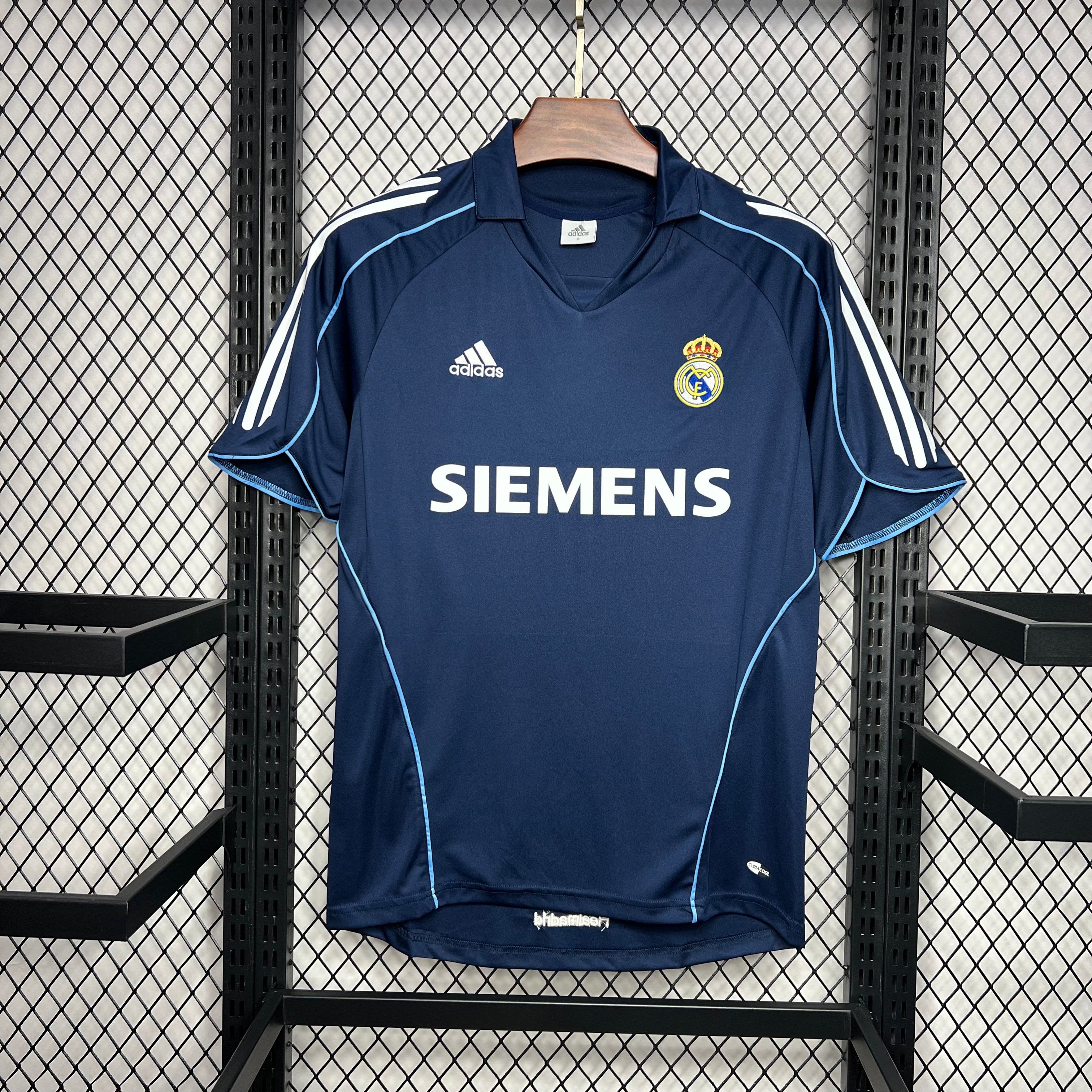 Real Madrid 2005/06 Away - Retro