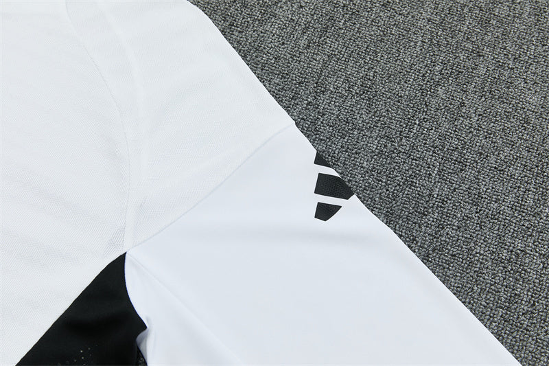 Manchester United 2025/26 White ¼  Zip Training Set | Adult + Kids Sizes
