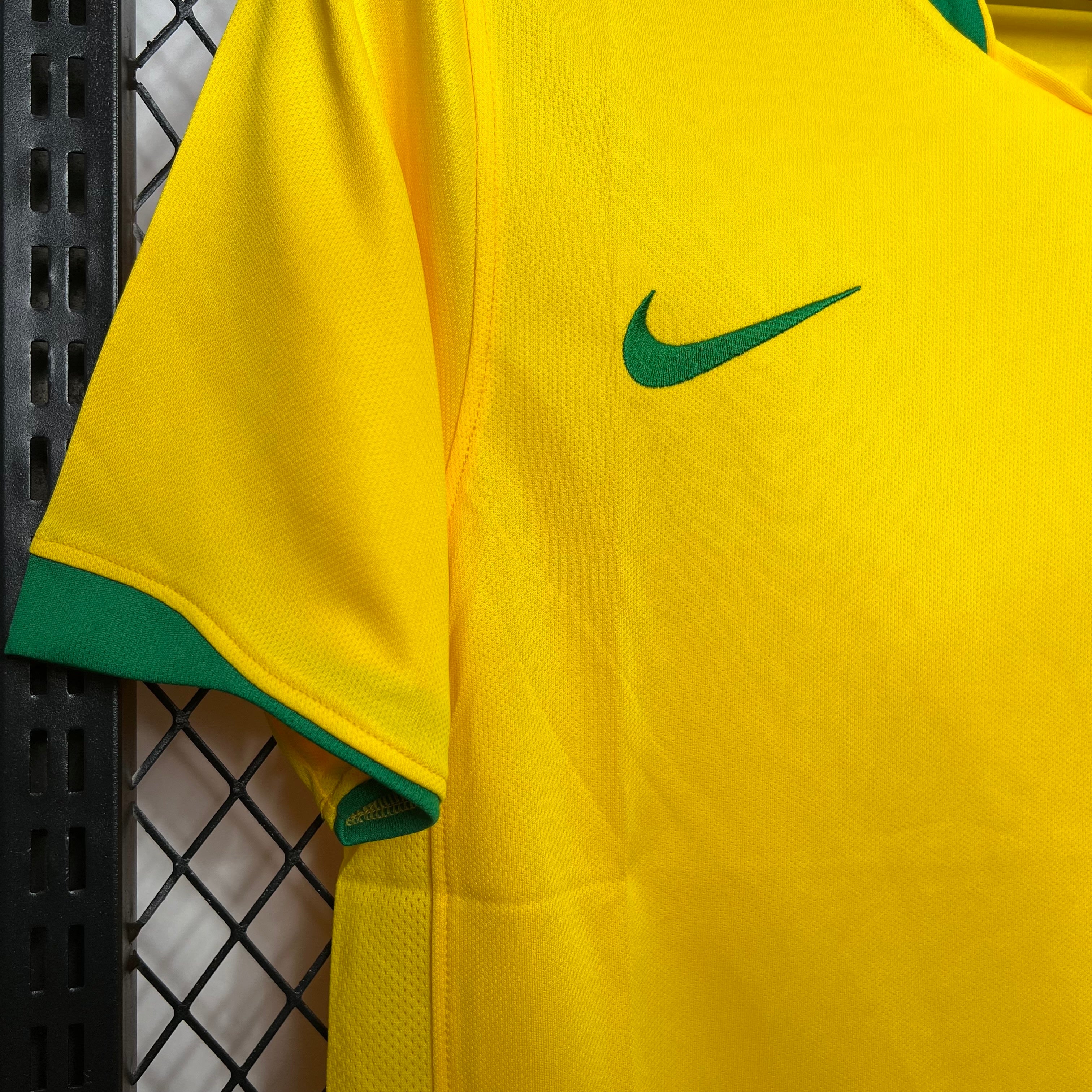 Brazil 2006 Home - Retro
