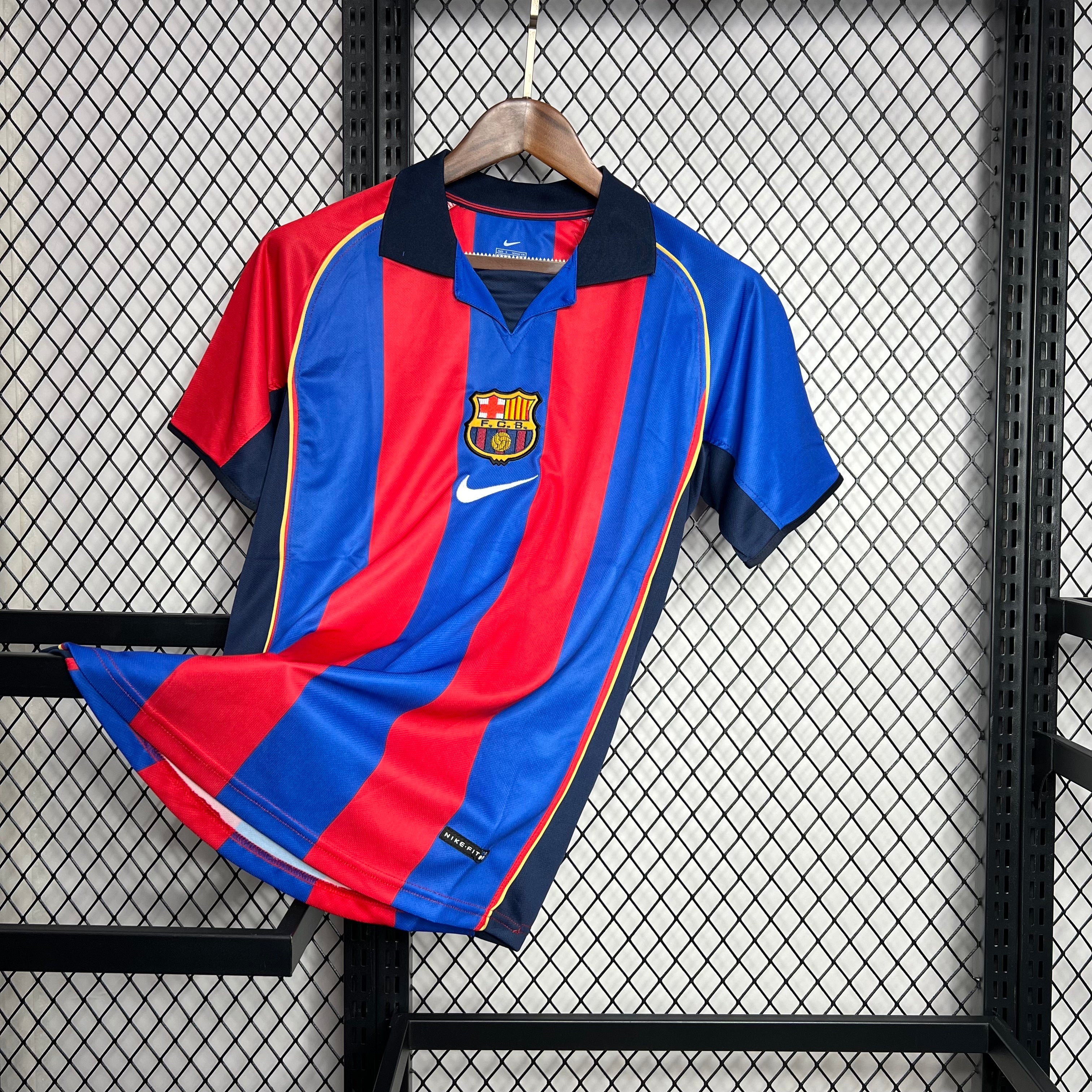 Barcelona 2001/02 Home - Retro