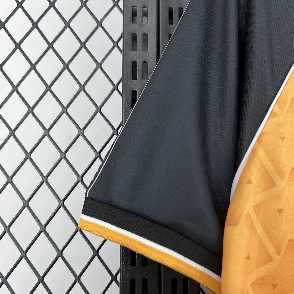 Wolverhampton 1996/98 Home - Retro