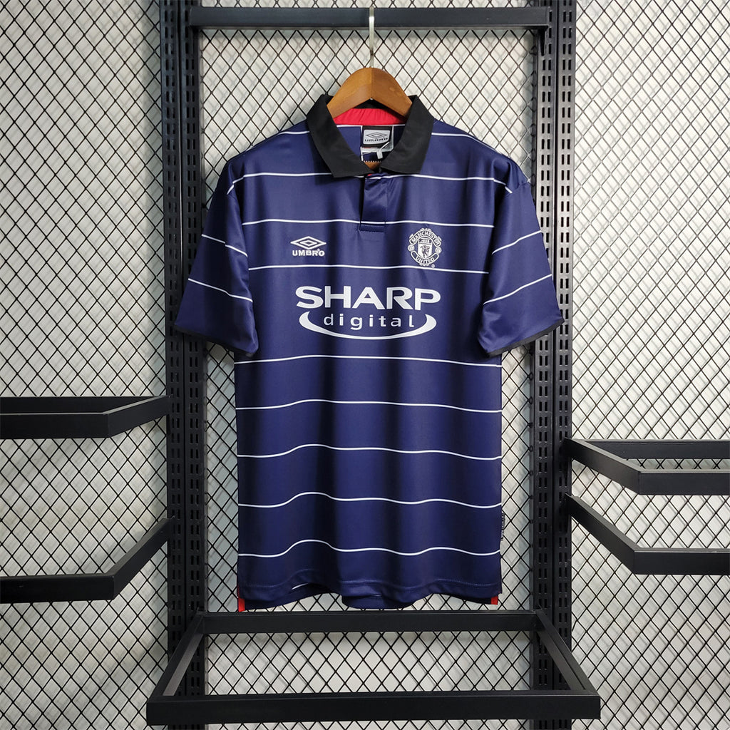 Manchester United 1999/00 Away - Retro