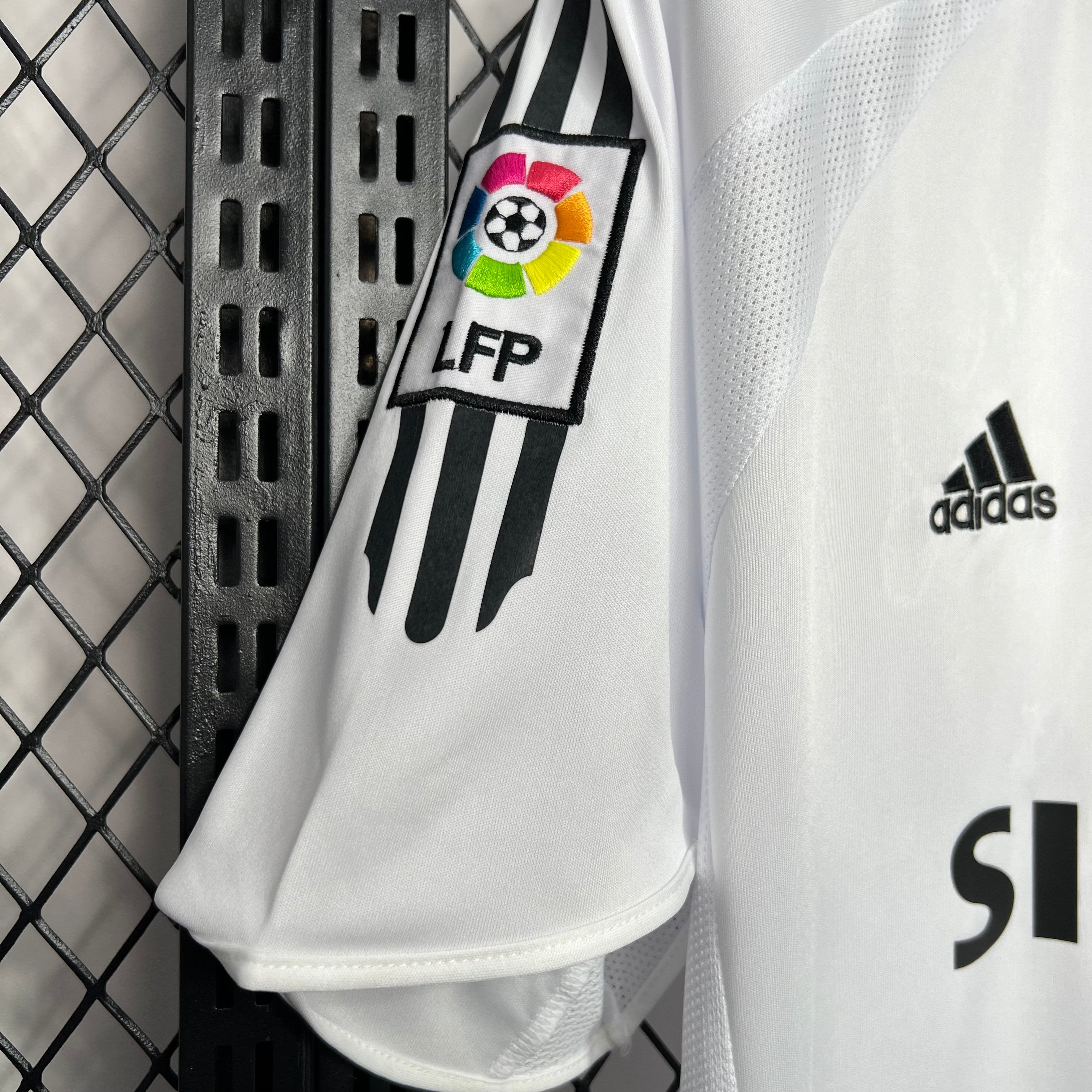 Real Madrid 2005/06 Home - Retro