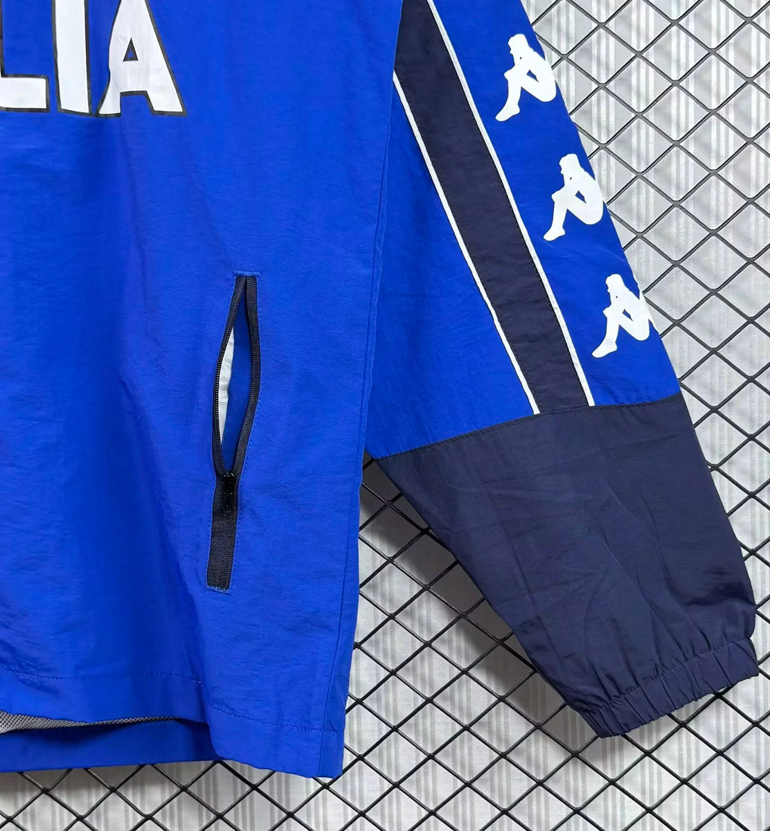 Italy 2000 Hooded Windbreaker - Retro