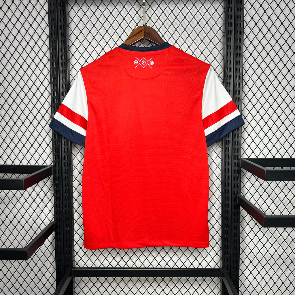 Red Arsenal home football jersey, back view with small crest