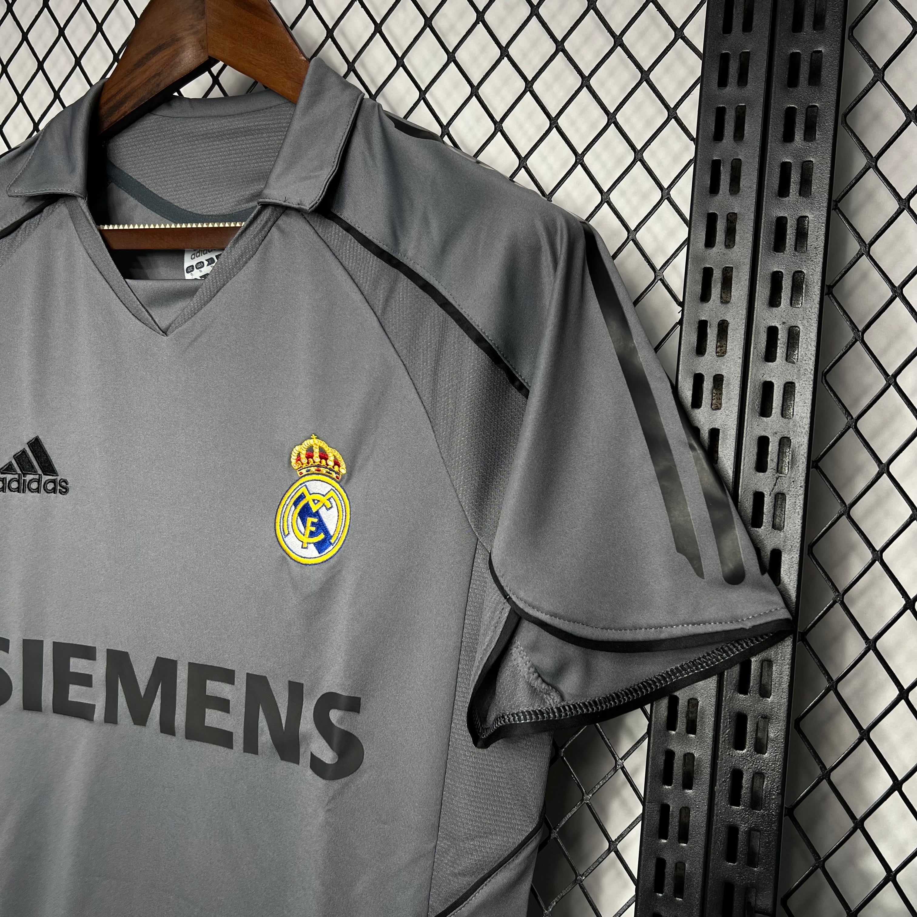 Real Madrid 2005/06 Third - Retro