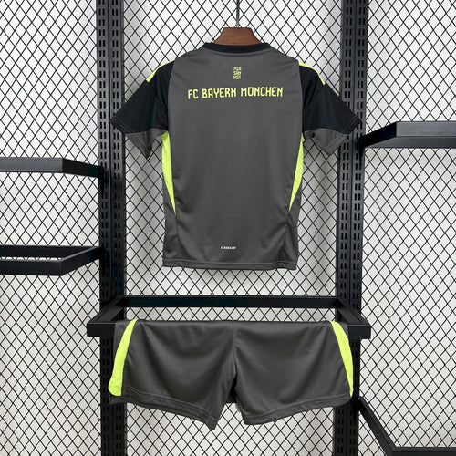 Bayern Munich kid goalkeeper kit in dark gray with neon yellow side panels