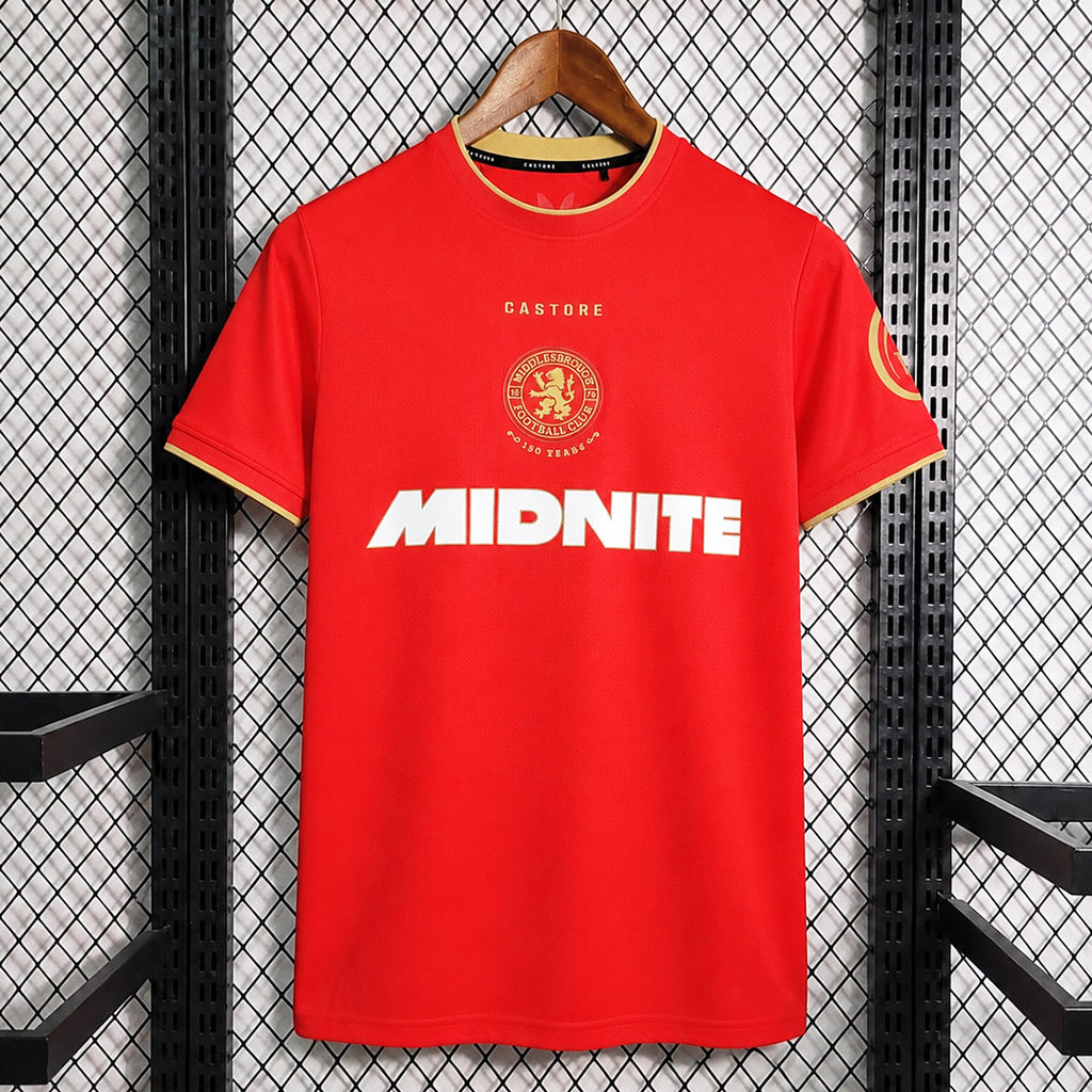 Red Middlesbrough home fan football shirt, yellow-trim collar, front crest