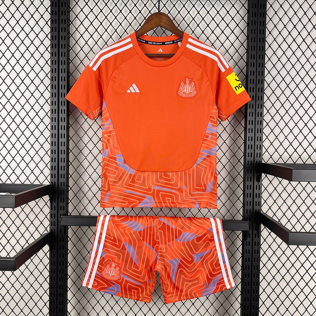 Newcastle United 2026/27 Goalkeeper Orange - Kid Kit