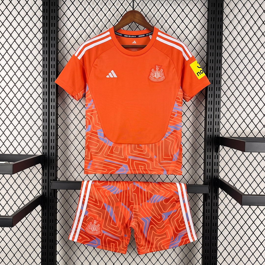 Newcastle United 2026/27 Goalkeeper Orange - Kid Kit