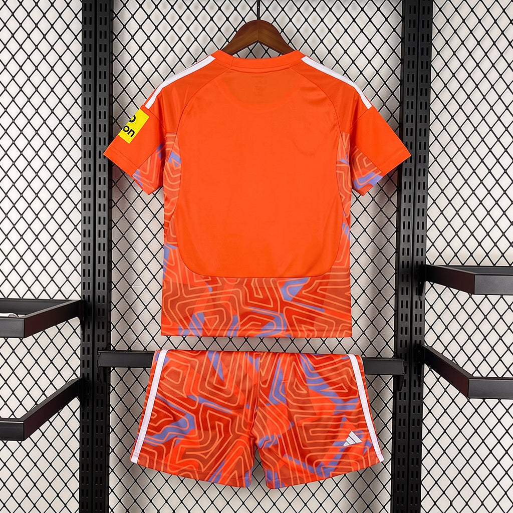 Newcastle United 2026/27 Goalkeeper Orange - Kid Kit