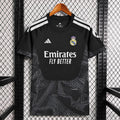 Real Madrid 2026/27 Goalkeeper Black - Fan Version