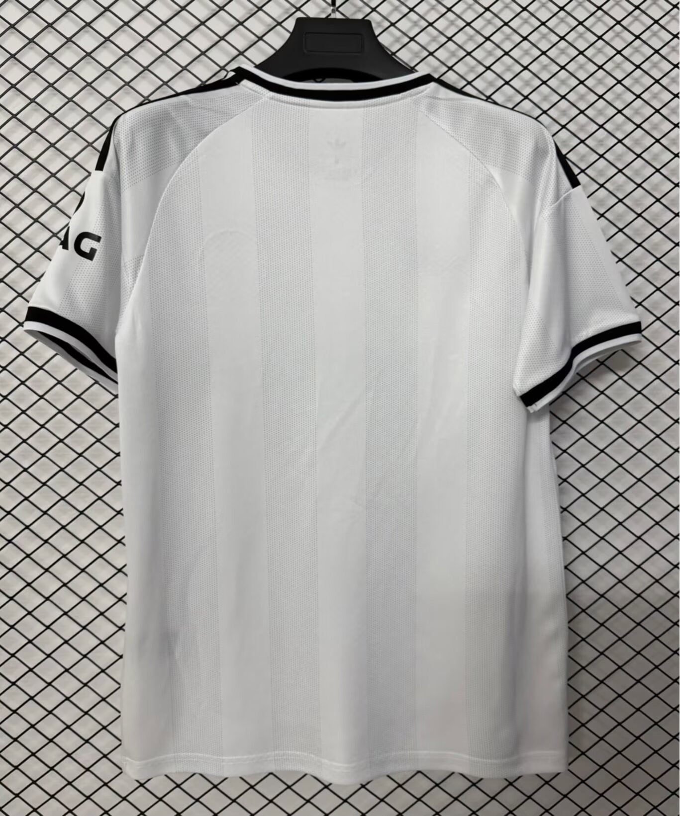 Eintracht Frankfurt 2026/27 Away - Fan Version