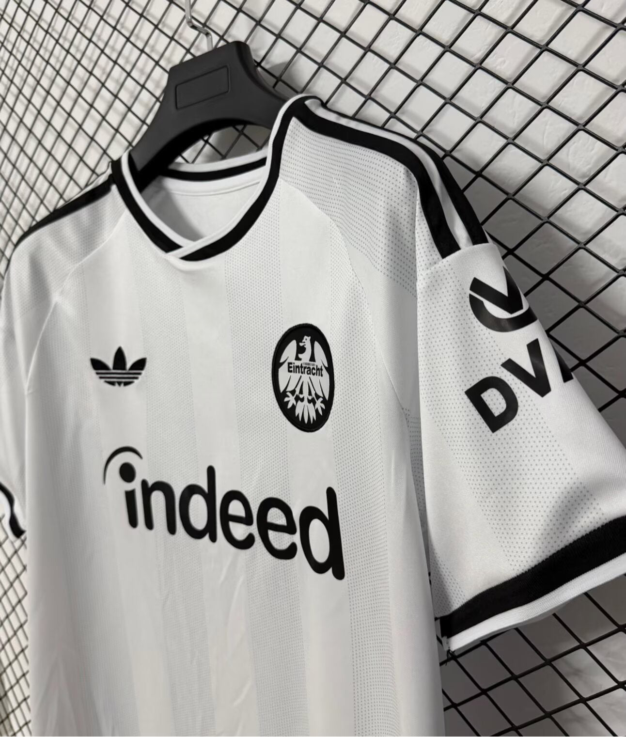Eintracht Frankfurt 2026/27 Away - Fan Version