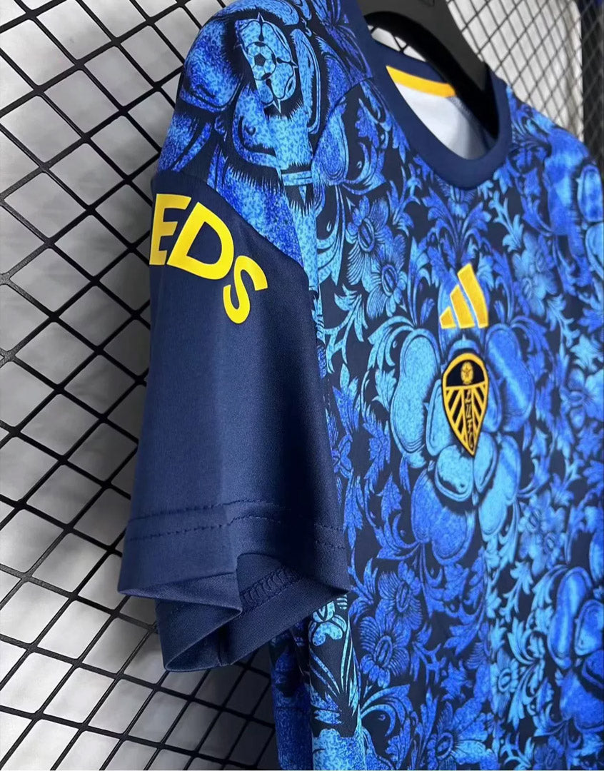 Leeds United 2026/27 Pre-Match Top