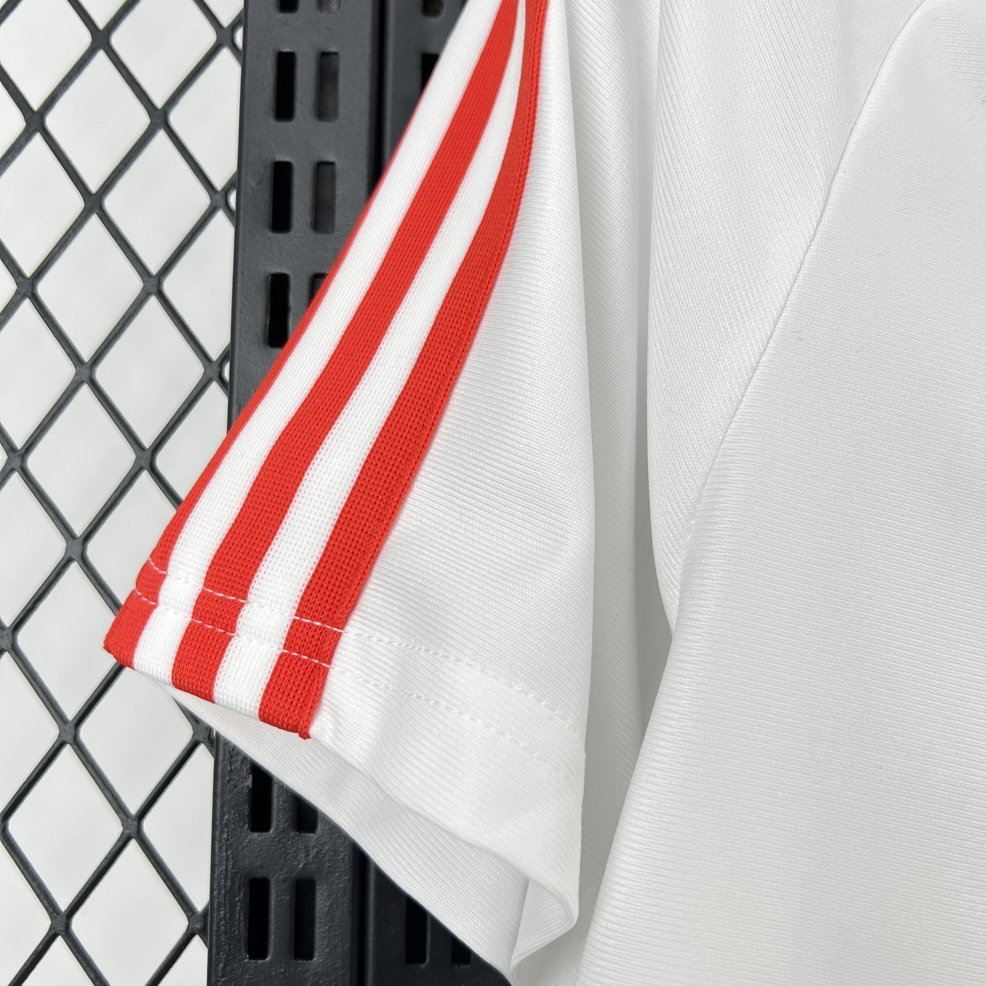 Liverpool FC 2025/26 Terrace Icons