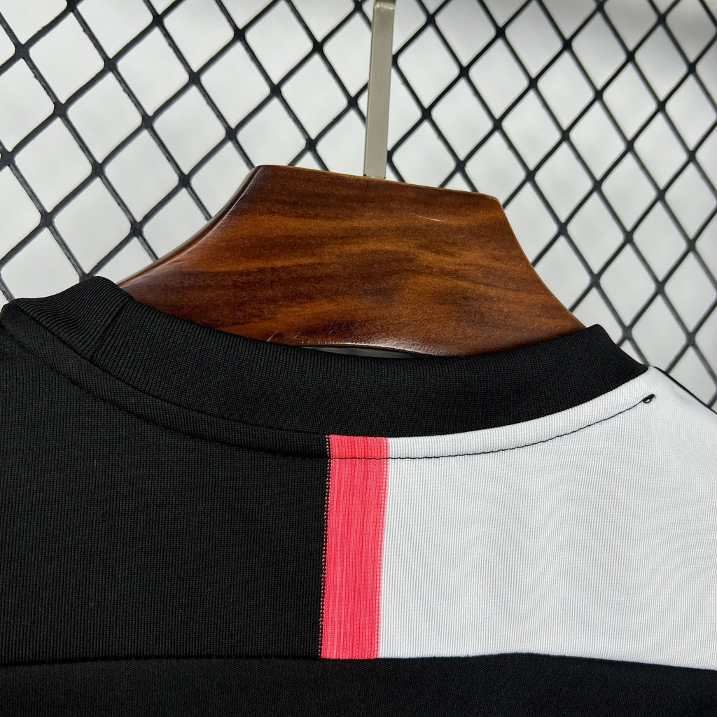 Retro soccer jersey collar with ribbed neck and red center stripe, black and white