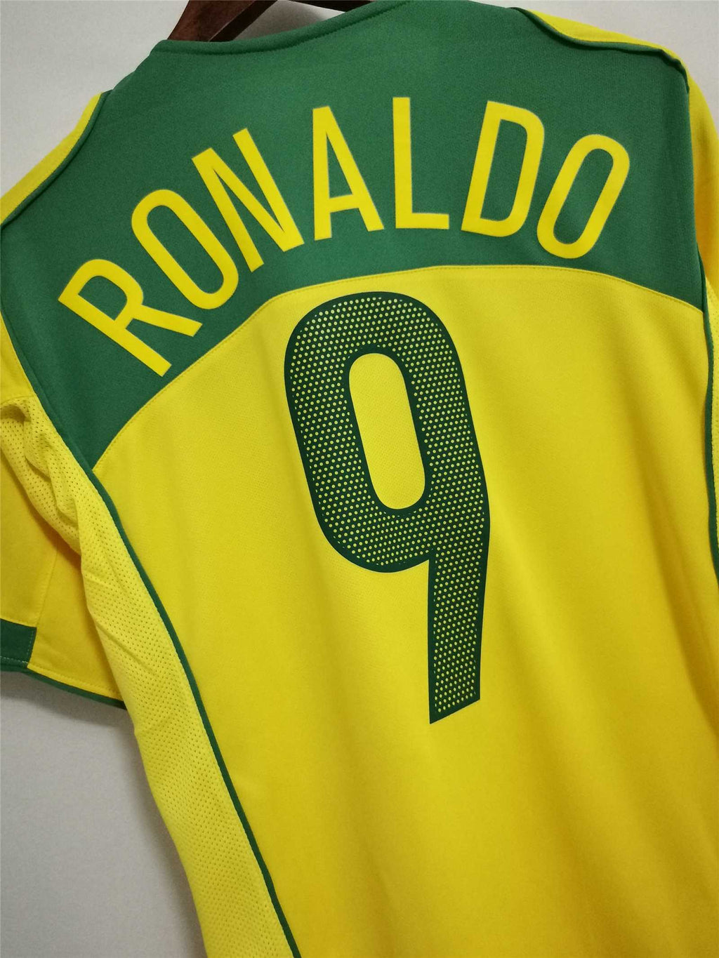 Brazil 2004 Home - Retro