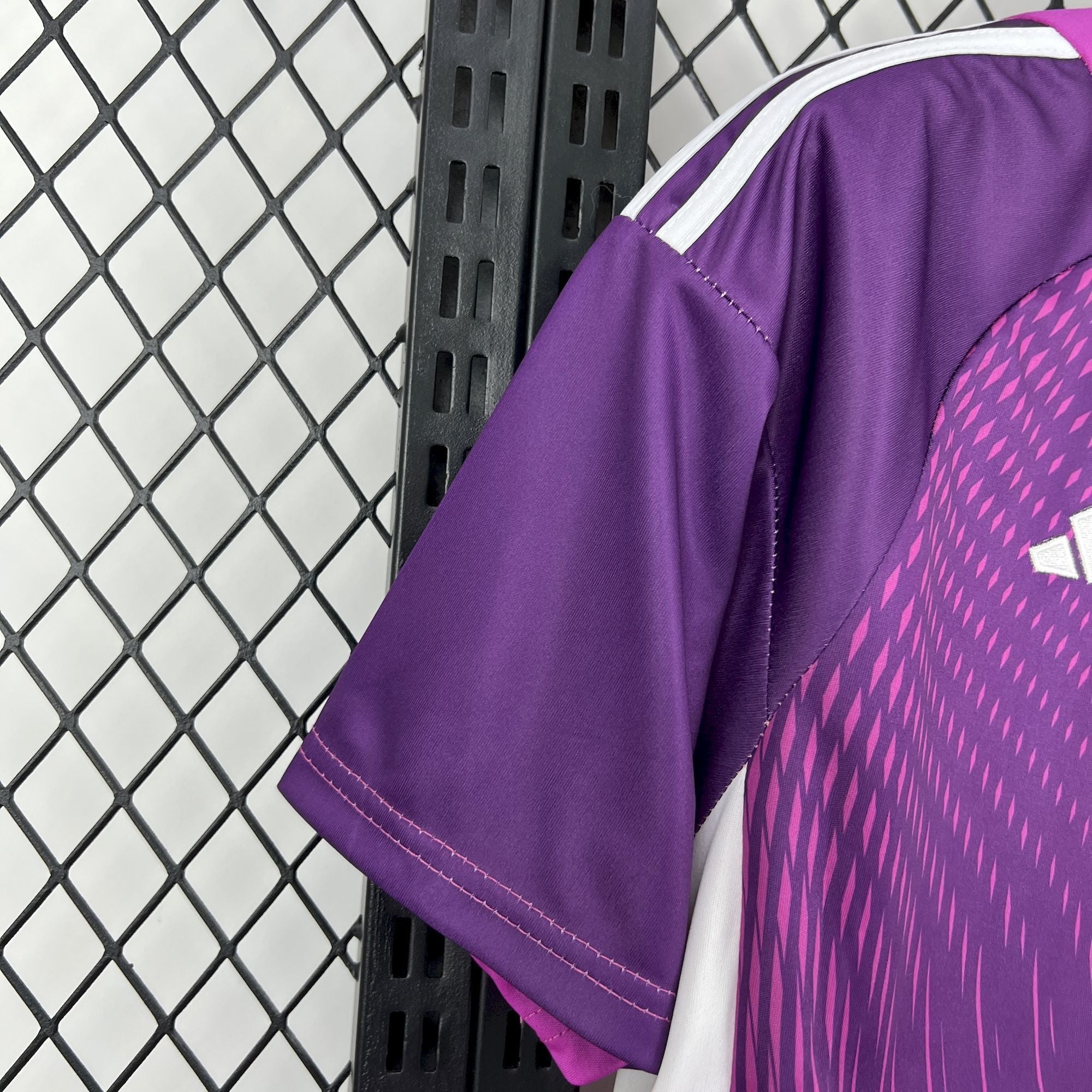 Bayern Munich 2025/26 Purple Goalkeeper - Fan Version
