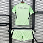 Bayern Munich 2025/26 Green Goalkeeper - Kid Kit