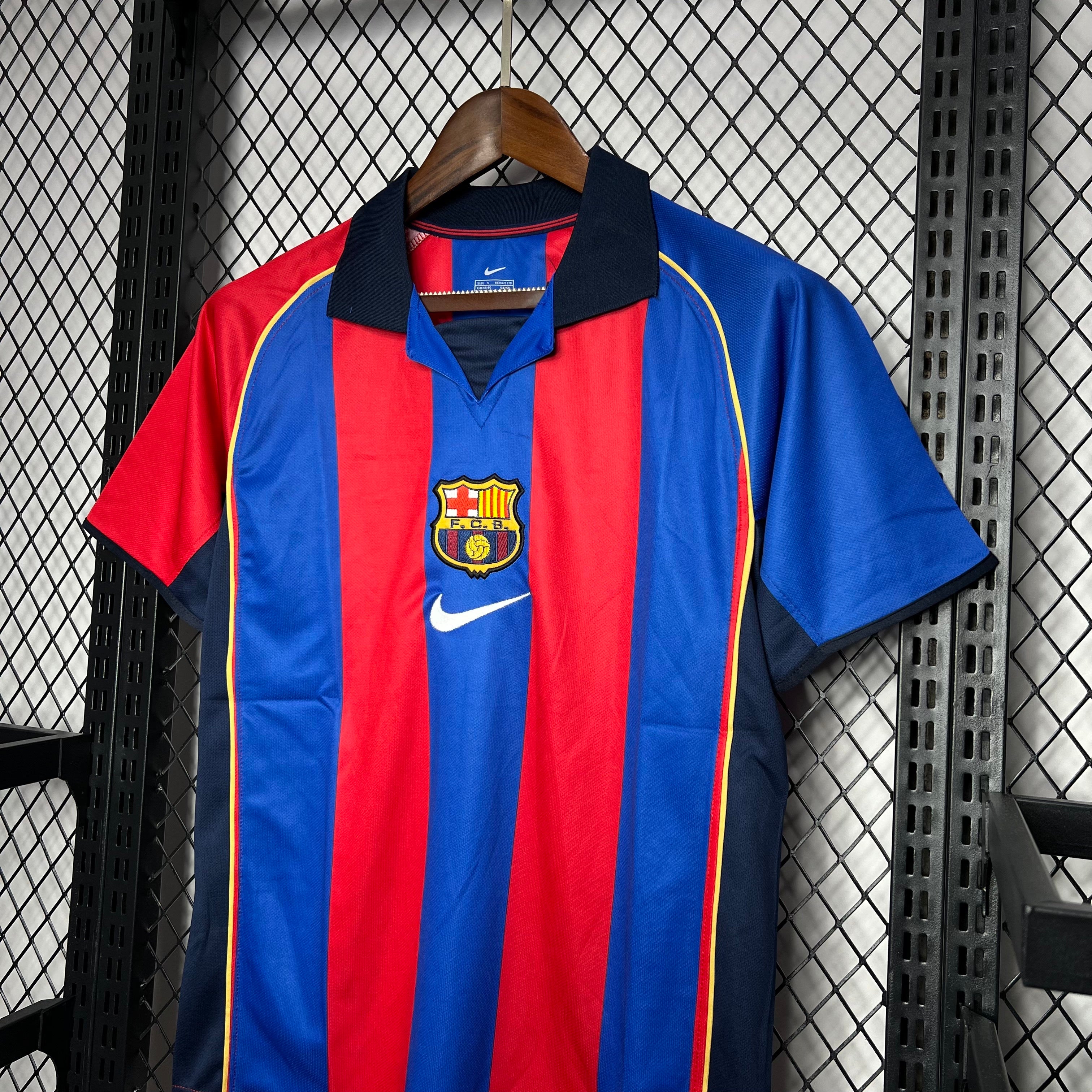 Barcelona 2001/02 Home - Retro
