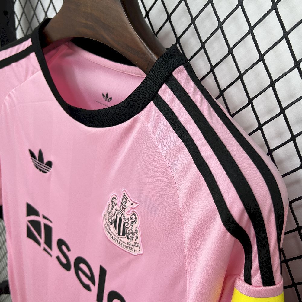 Newcastle United 2025/26 Goalkeeper - Fan Version