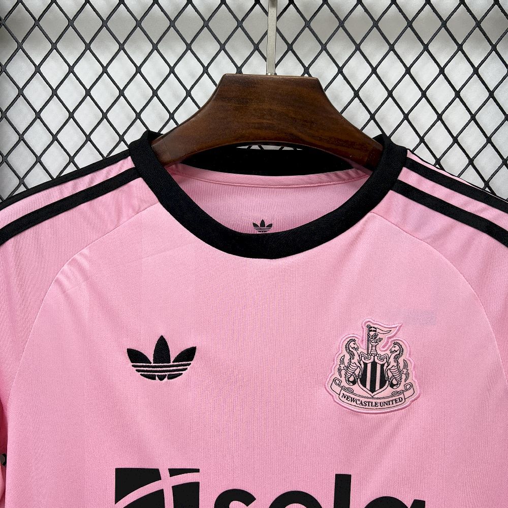 Newcastle United 2025/26 Goalkeeper - Fan Version