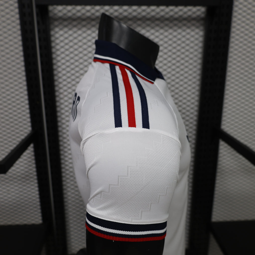 Bayern Munich 2026/27 Away - Player Version football kit - view 5