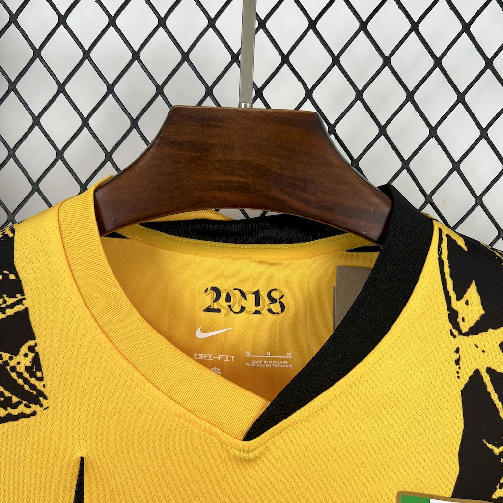 Inter Milan jersey neckline close-up with 2018 label and black trim