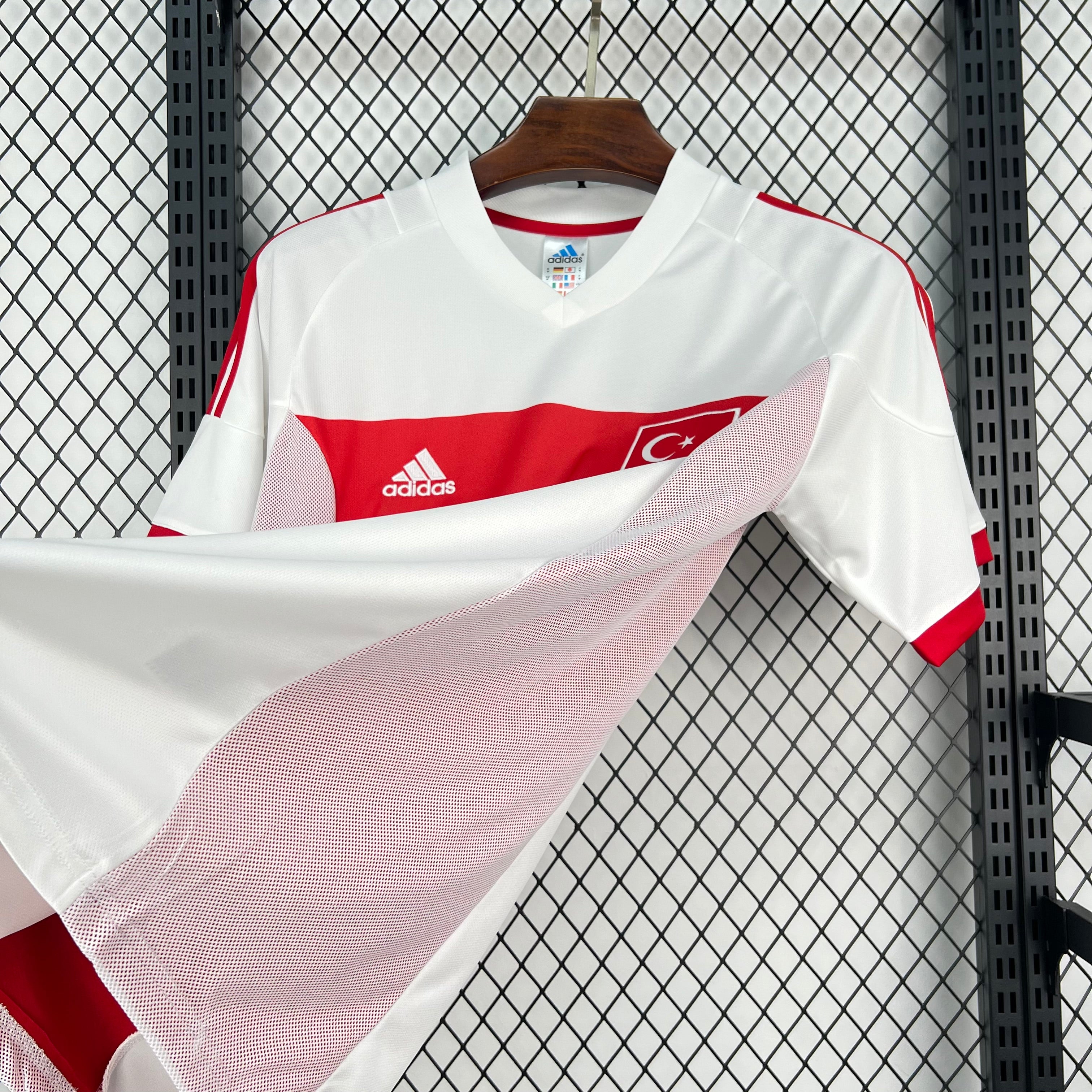 Turkey 2002 Away - Retro