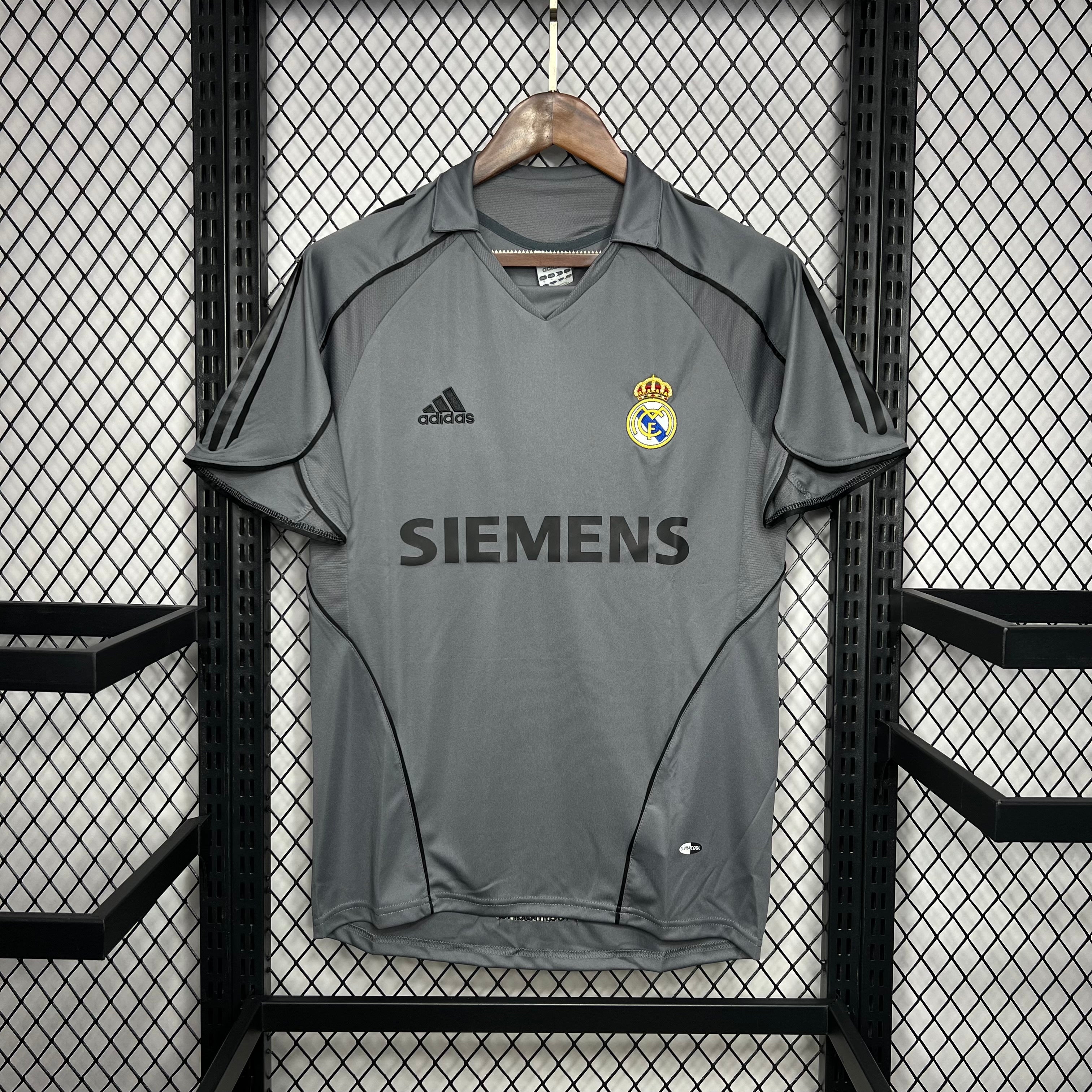 Real Madrid 2005/06 Third - Retro