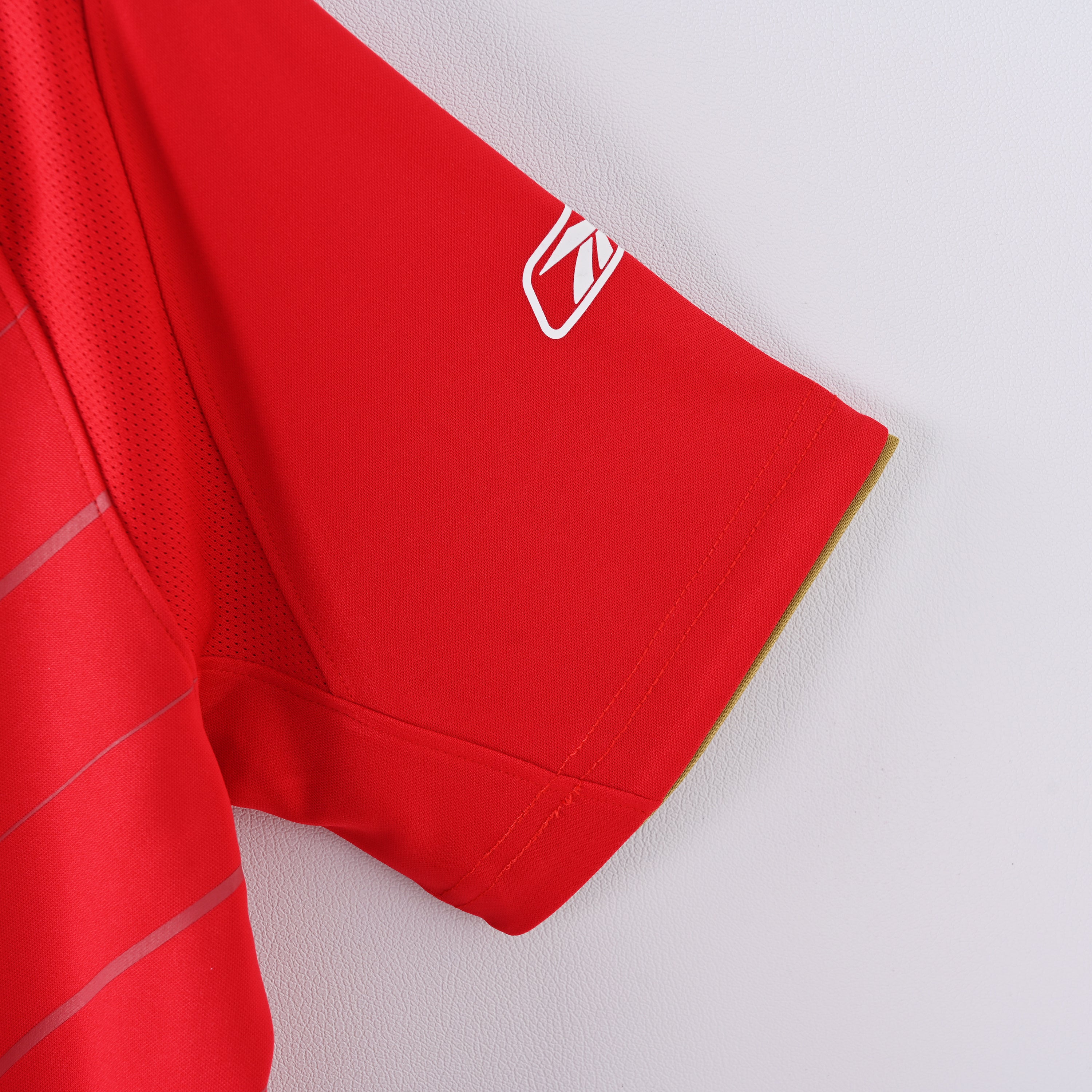 Liverpool FC 2005/06 Euro Home - Retro