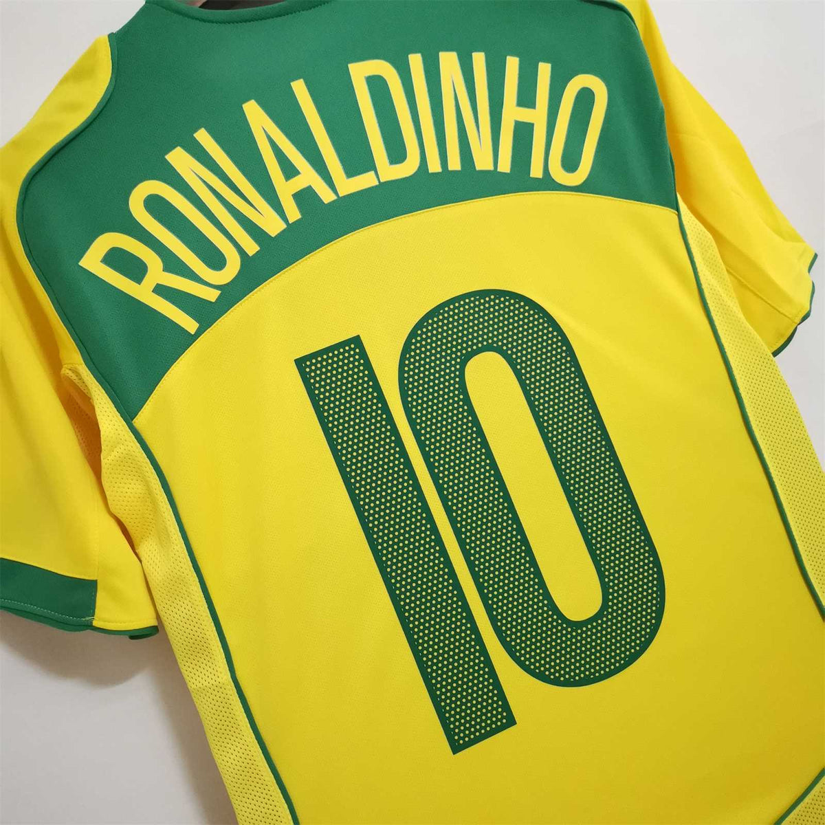 Brazil 2004 Home - Retro