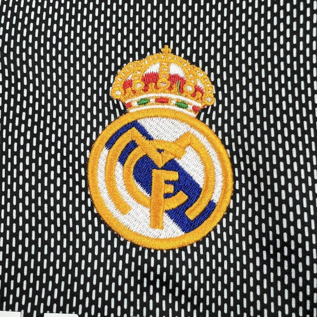 Real Madrid 2002/03 Goalkeeper - Retro