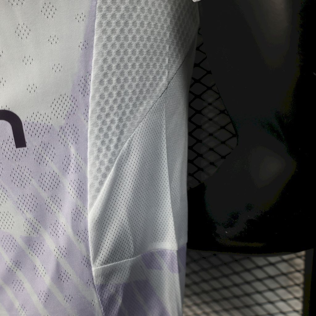 Manchester United 2025/26 Away - Player Version