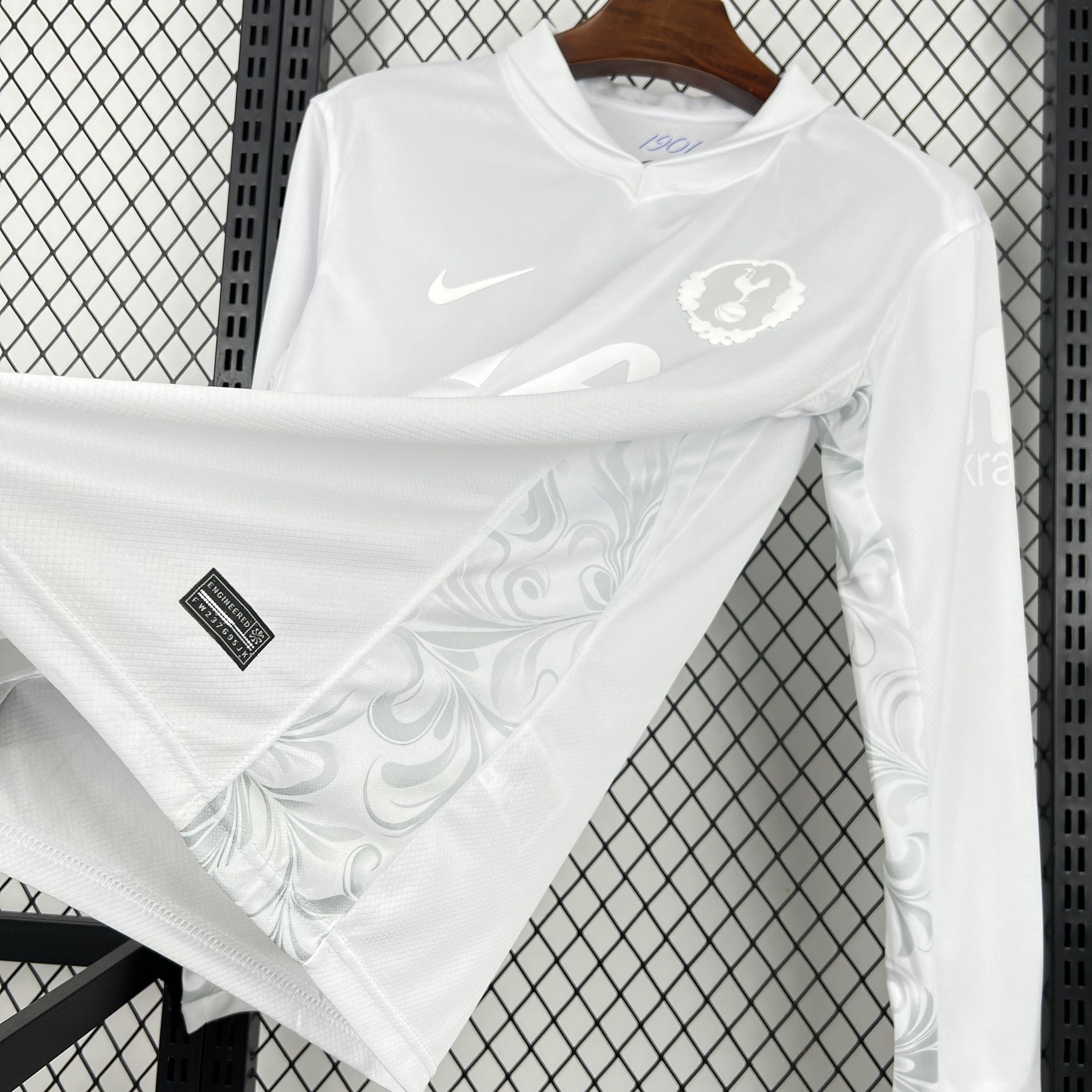 Tottenham Hotspur 2025/26 125th Anniversary Long Sleeve - Fan Version