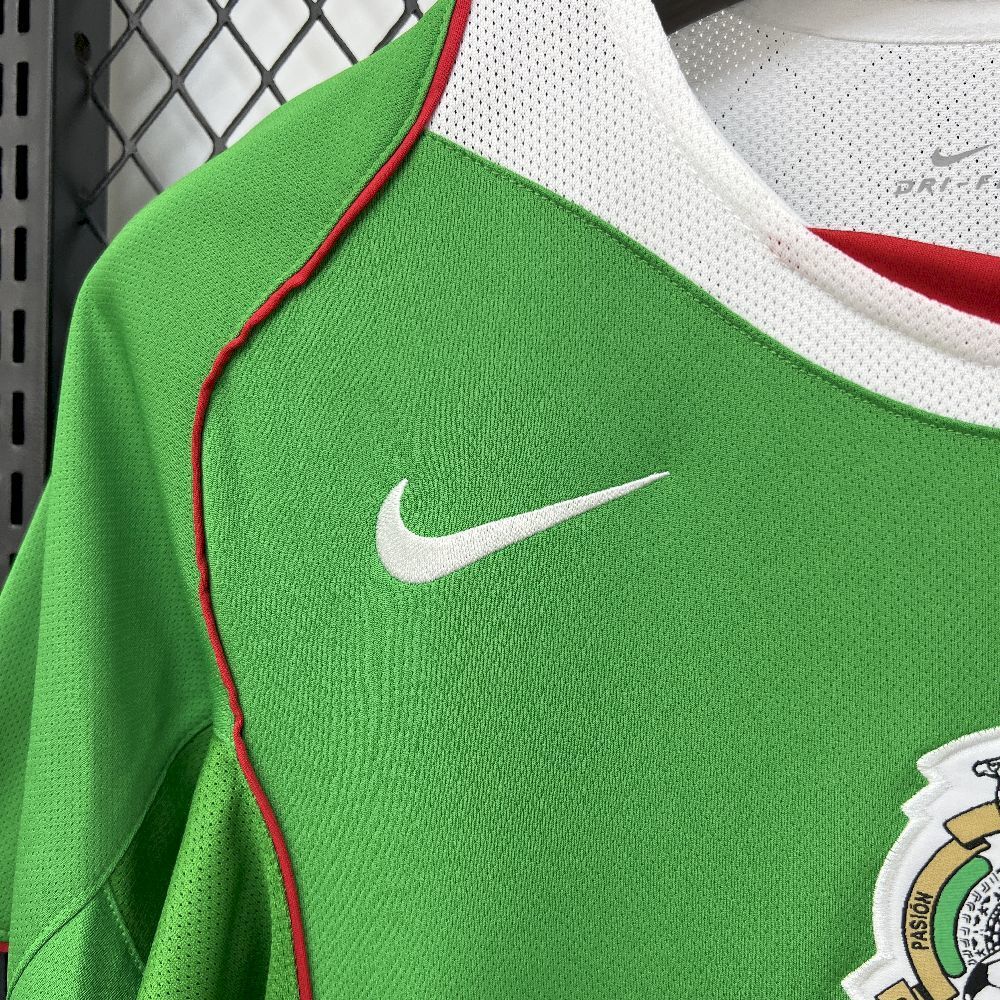 Mexico 2004 Home - Retro
