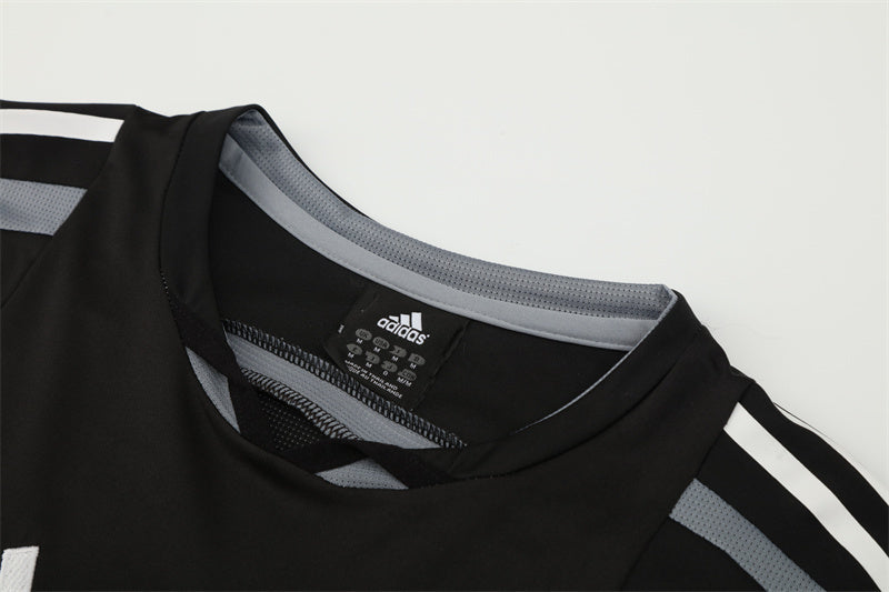 Real Madrid 2004/05 Black Retro Training Top