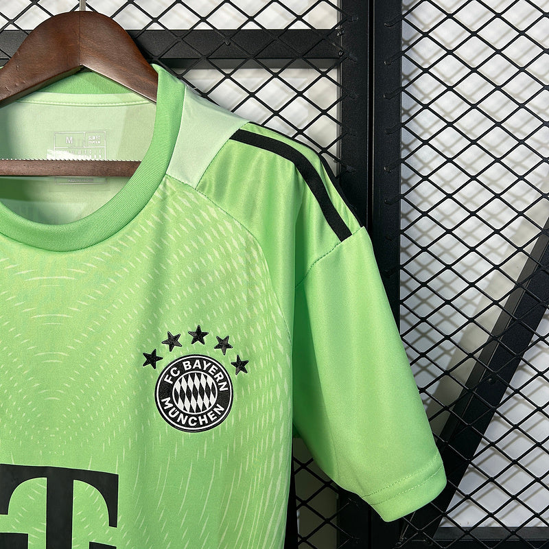 Bayern Munich 2025/26 Green Goalkeeper - Fan Version