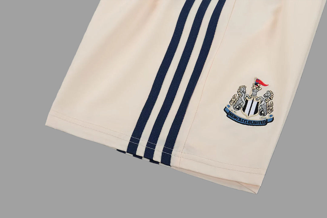 Newcastle United 1995/96 Away - Retro Kid Kit