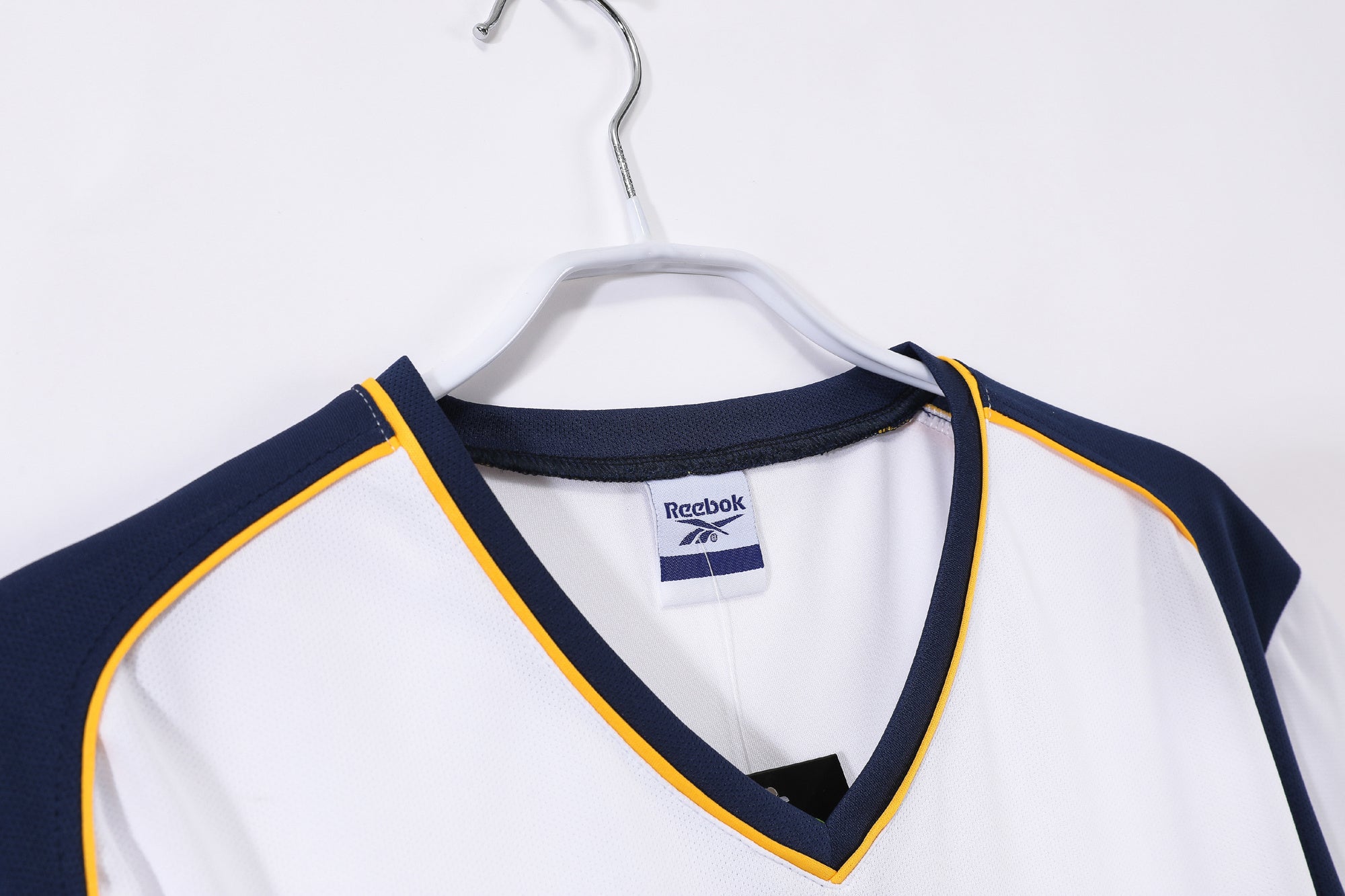 Liverpool FC 2001 Super Cup Away - Retro