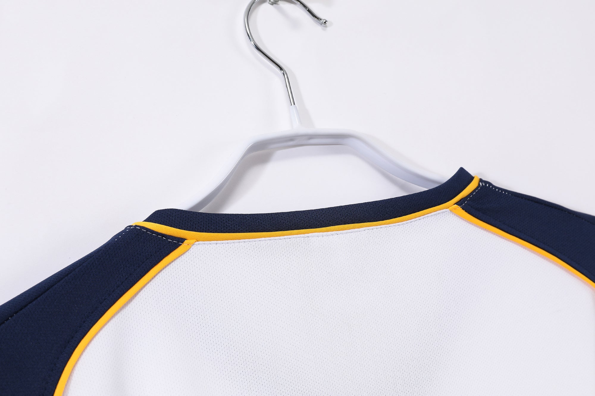 Liverpool FC 2001 Super Cup Away - Retro