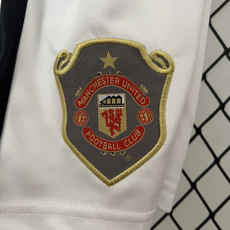 Manchester United 1999/00 Euro Home - Retro Kid Kit