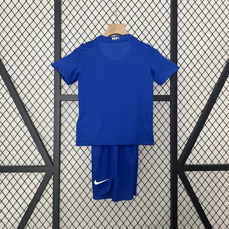 Blue kids Manchester United retro jersey and shorts set, back view
