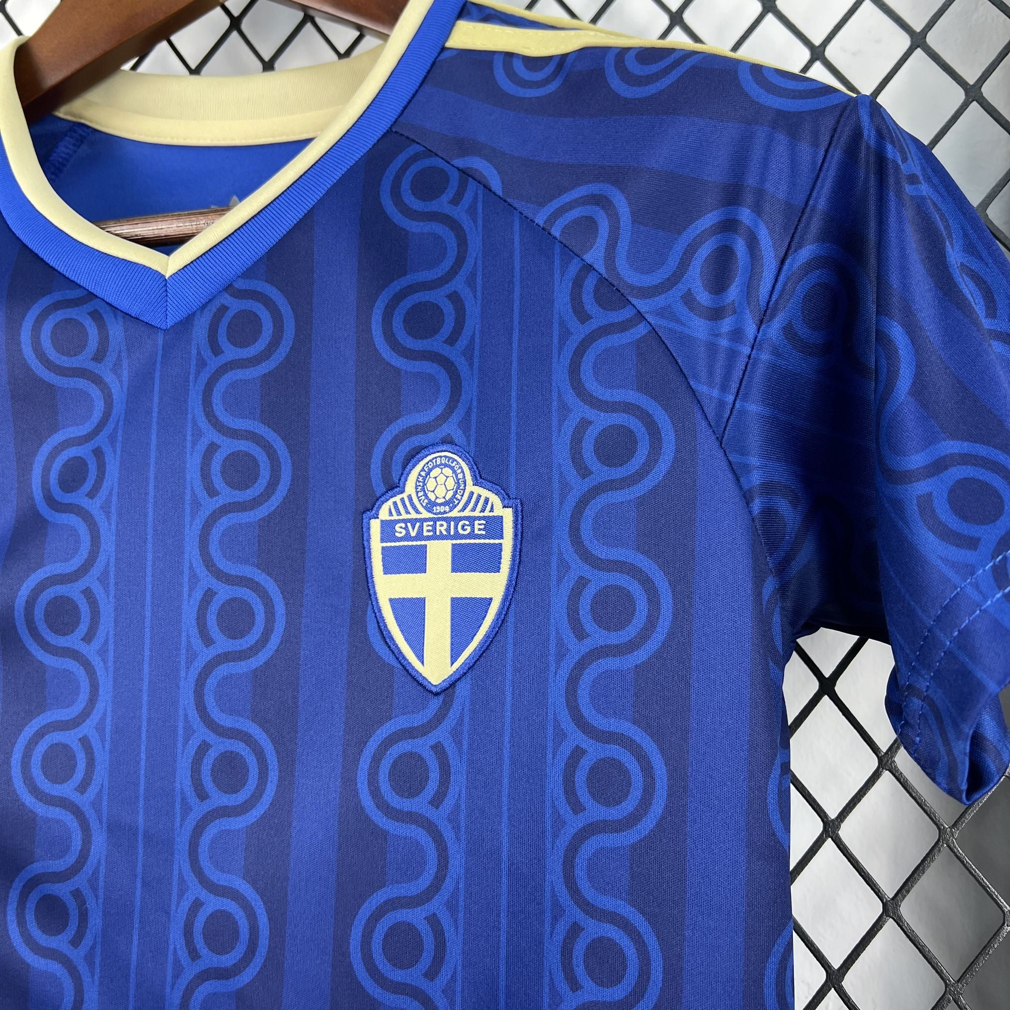 Sweden 2026 Away - Kid Kit