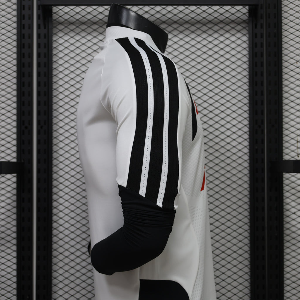 Liverpool FC 2026/27 White ¼  Zip Player Version Training Top