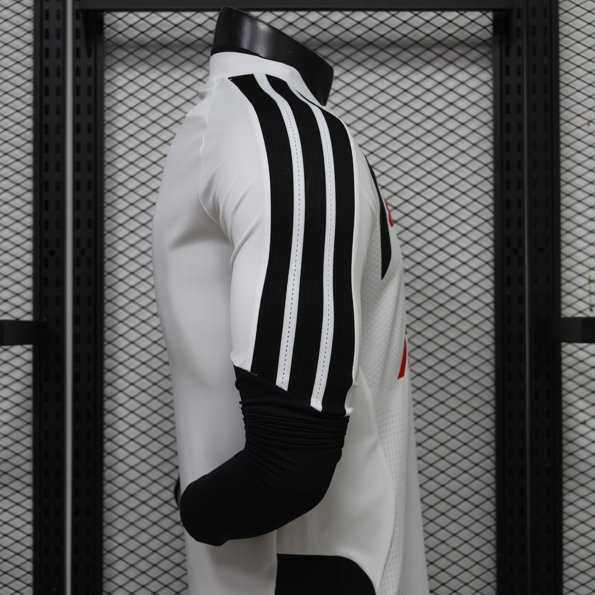 Liverpool FC 2026/27 White ¼  Zip Player Version Training Top
