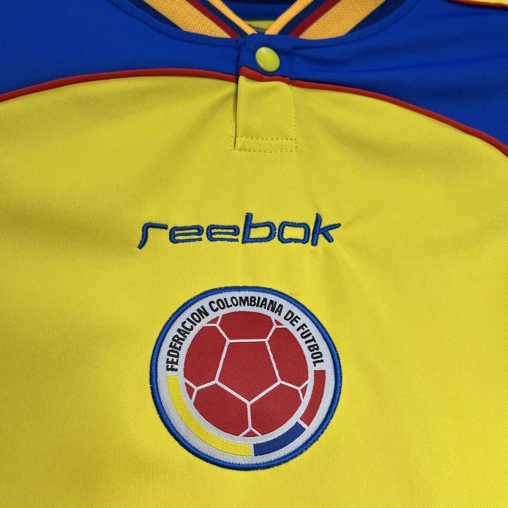 Colombia 2001 Home - Retro