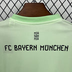 Bayern Munich 2025/26 Green Goalkeeper - Kid Kit